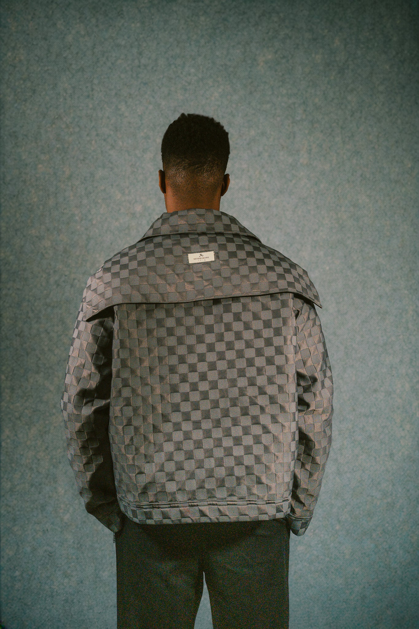 Dark grey jacket : DAMI (web exclusive)