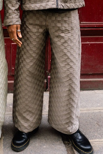 Brown gray pants : DAMI